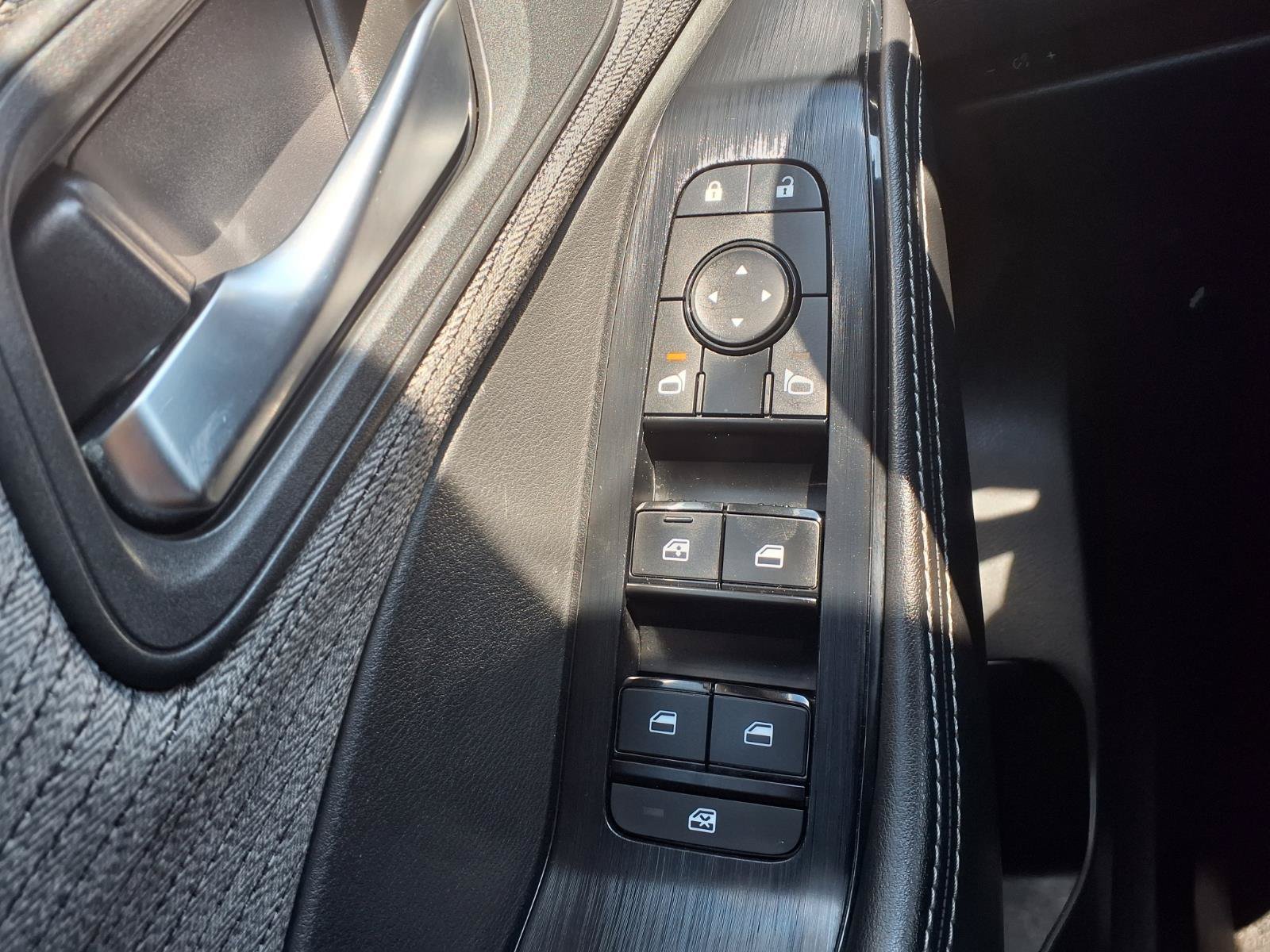 Used 2022 Nissan Rogue SV FWD image 12