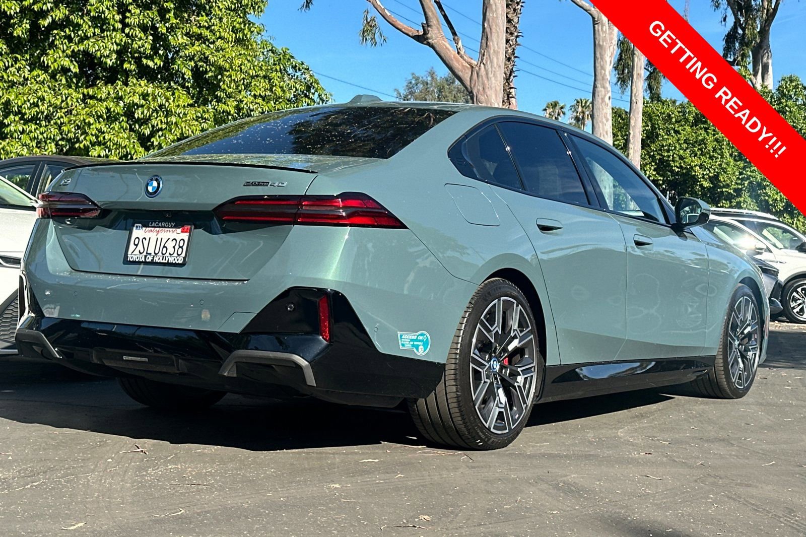 Used 2025 BMW i5 eDrive40i w/ M Sport Package image 4