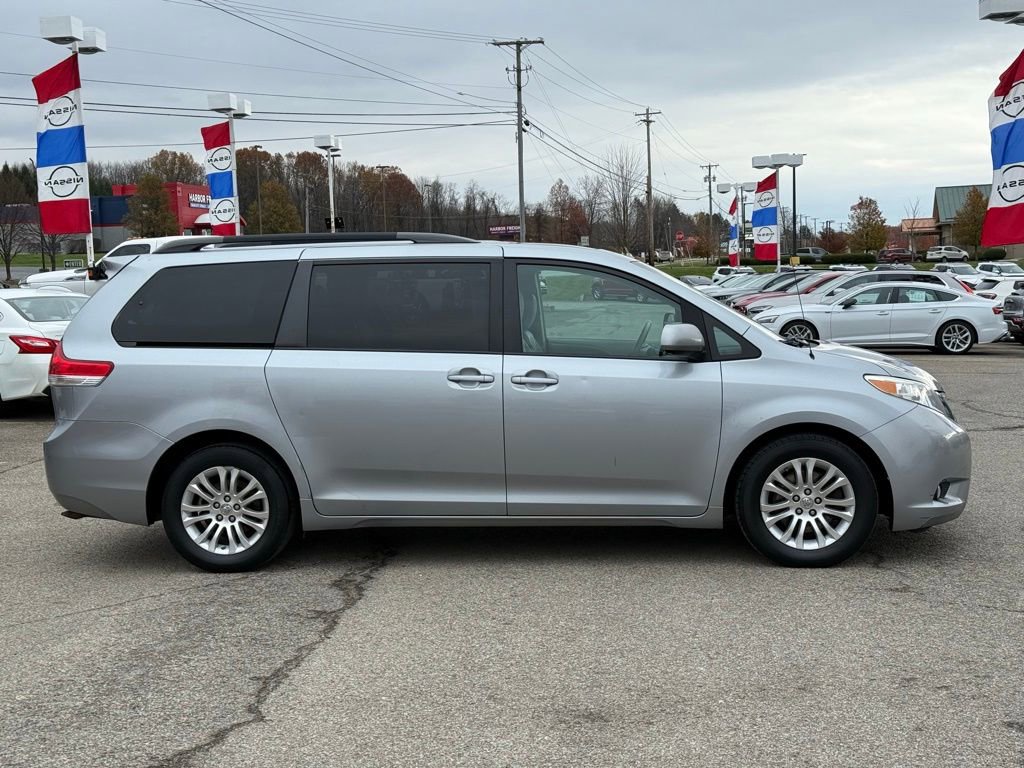 Used 2013 Toyota Sienna XLE image 6