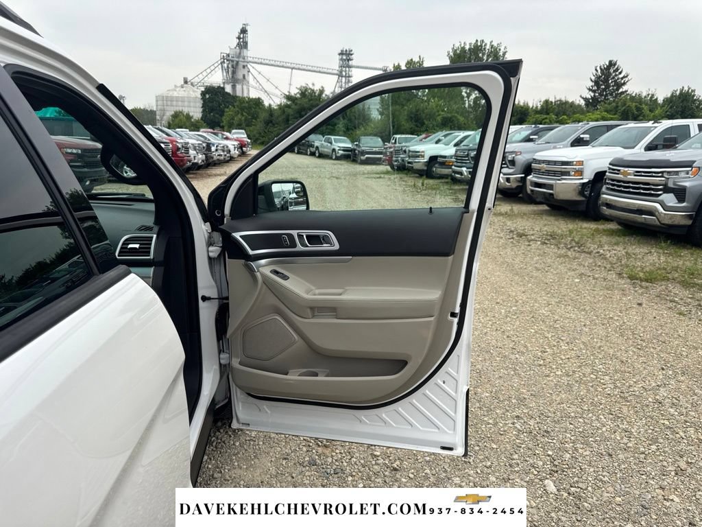Used 2013 Ford Explorer XLT AWD/4WD image 25