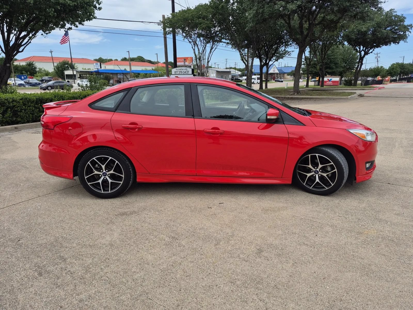 Used 2016 Ford Focus SE w/ SE Sport Package FWD image 5