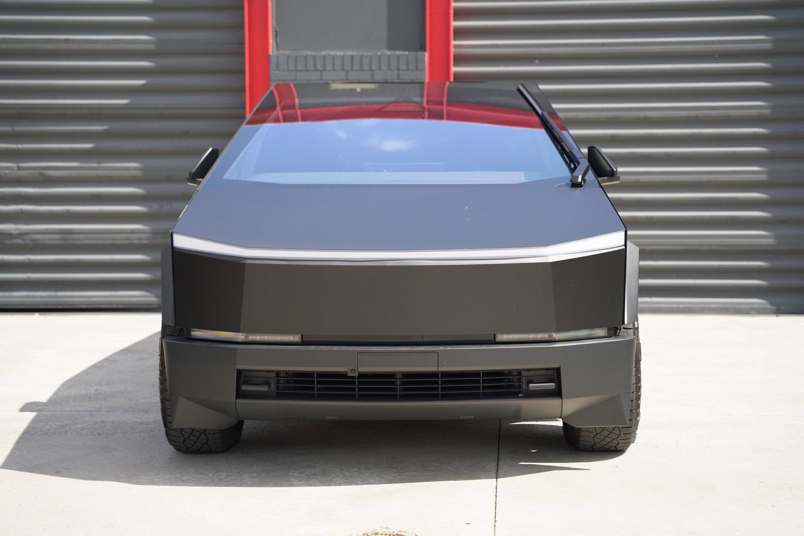 Used 2024 Tesla Cybertruck AWD Crew Cab image 7