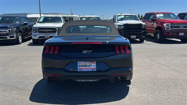 New 2026 Ford Mustang GT Premium w/ GT Performance Package RWD image 4