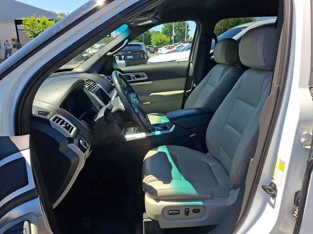 Used 2015 Ford Explorer XLT w/ Equipment Group 202A AWD/4WD image 11