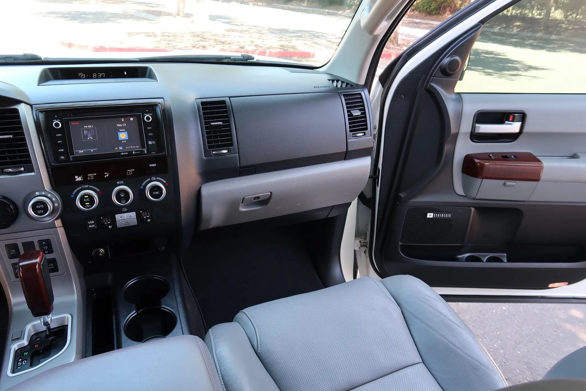 Used 2016 Toyota Sequoia Platinum RWD image 30