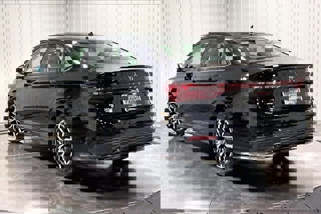 Used 2025 Volkswagen Jetta SE image 12