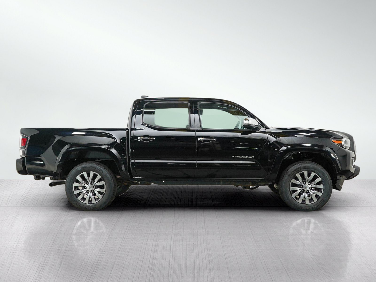 Used 2022 Toyota Tacoma Limited AWD/4WD image 6
