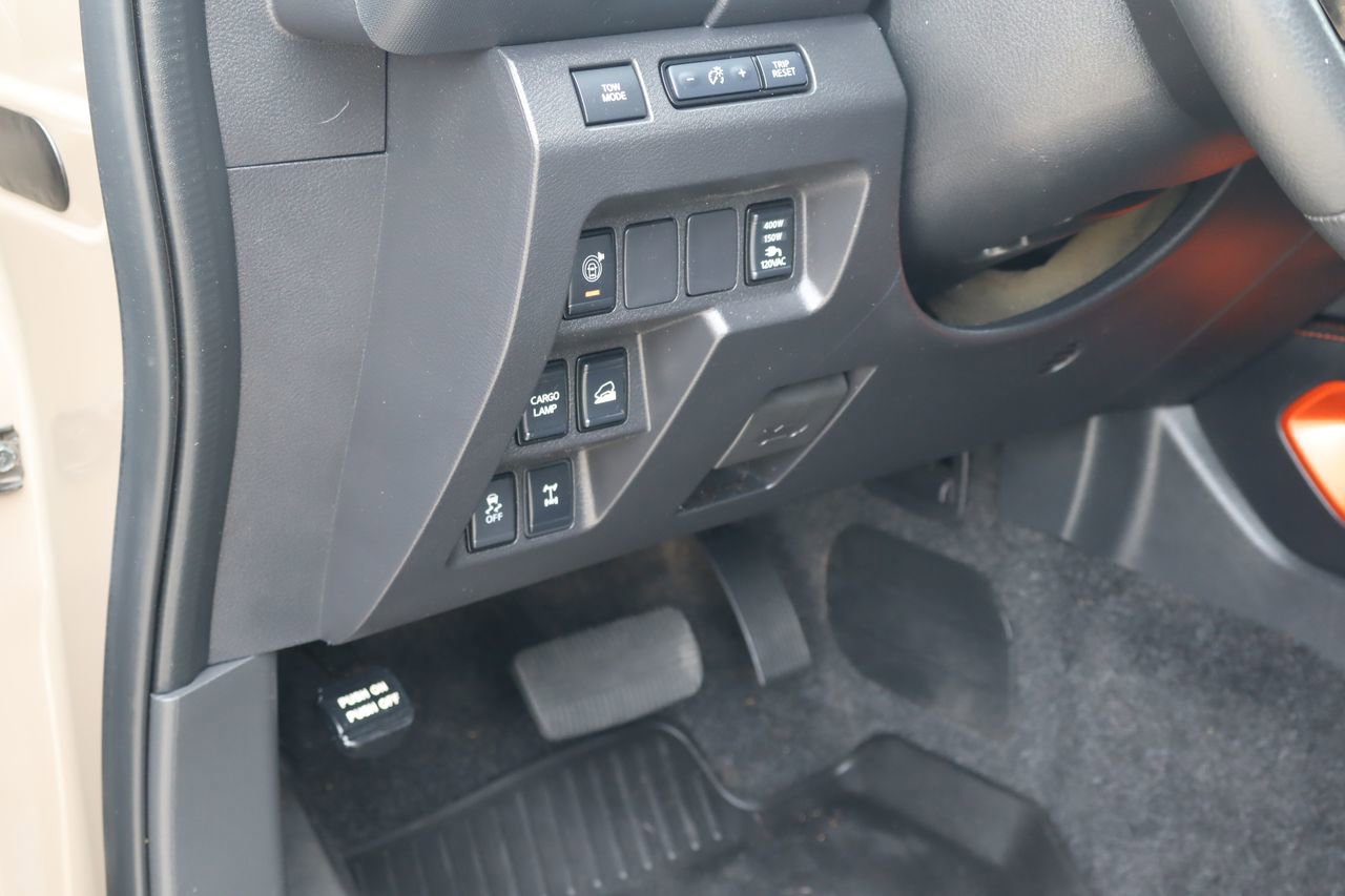Used 2023 Nissan Frontier PRO-4X w/ Pro-4X Premium Package AWD/4WD image 24