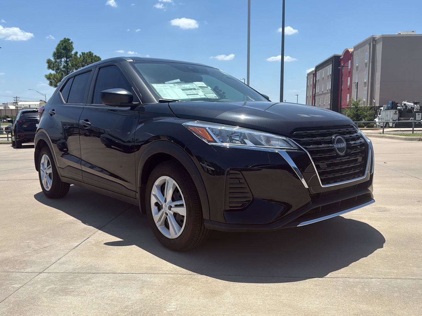 New 2025 Nissan Kicks Play S image 5