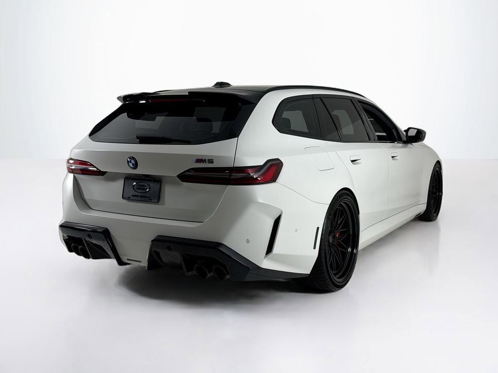 Used 2026 BMW M5 Touring AWD/4WD image 5