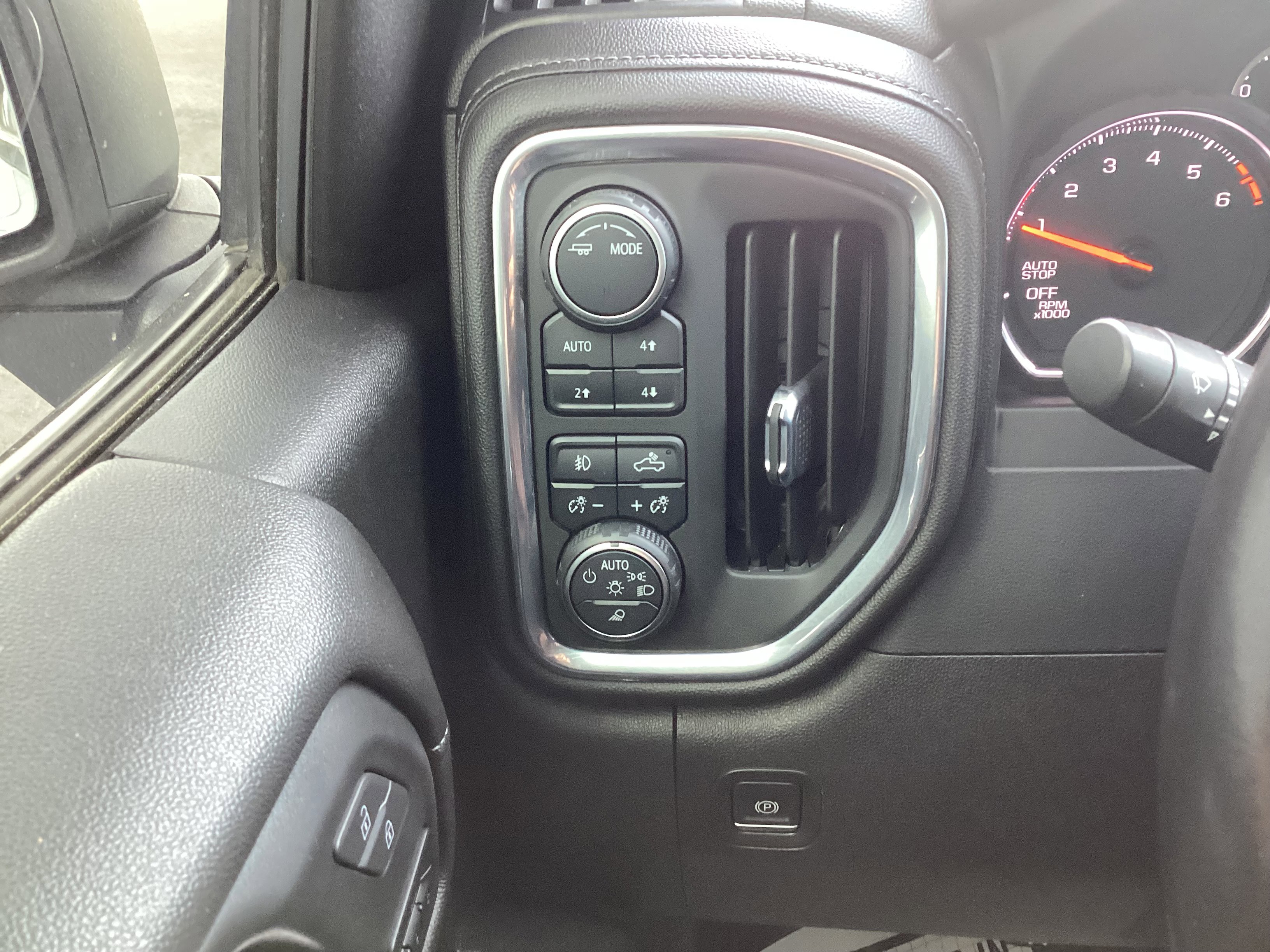 Used 2021 Chevrolet Silverado 1500 LTZ image 46