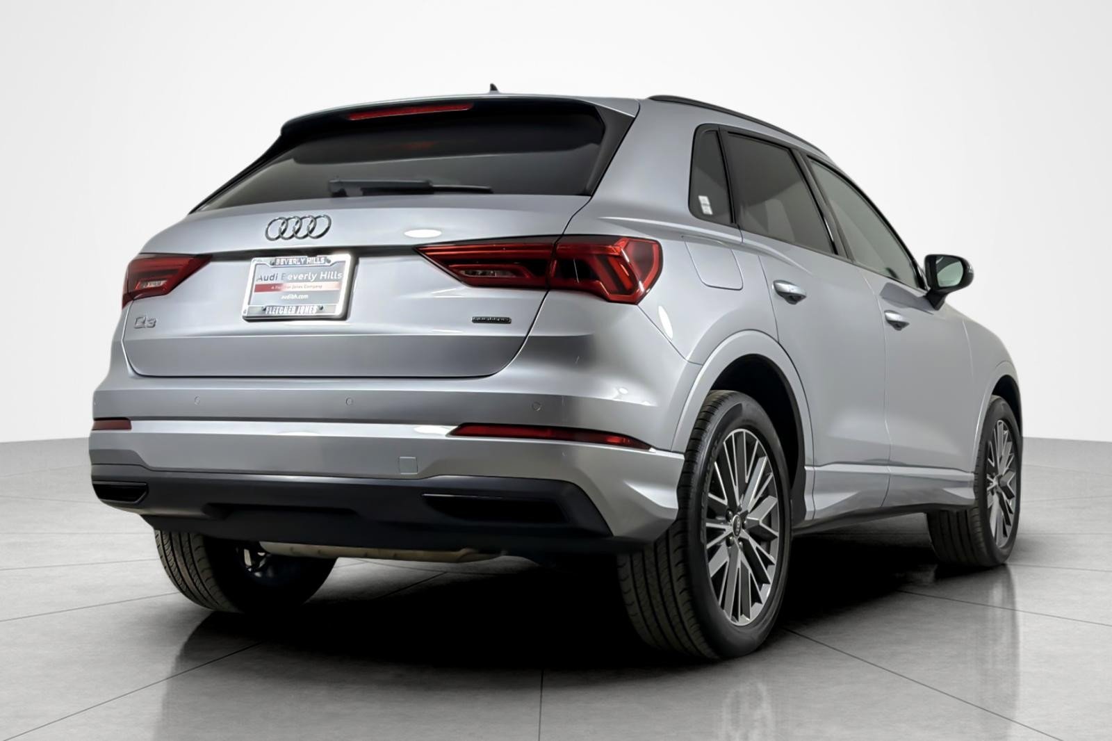 Used 2023 Audi Q3 2.0T Premium w/ Convenience Package AWD/4WD image 5