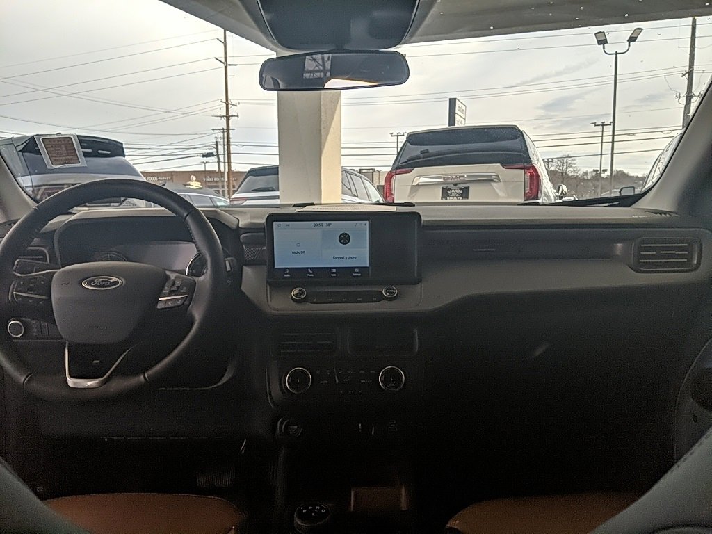 Used 2022 Ford Maverick Lariat w/ Lariat Luxury Package image 16