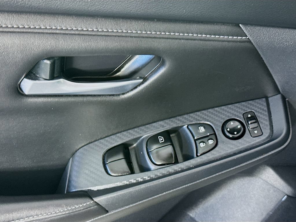 Used 2025 Nissan Sentra SV FWD image 24
