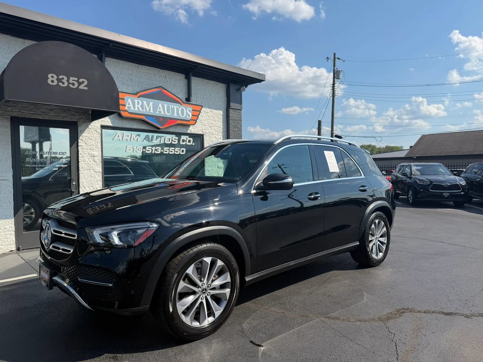 Used 2021 Mercedes-Benz GLE 350 4MATIC w/ Premium Package image 2