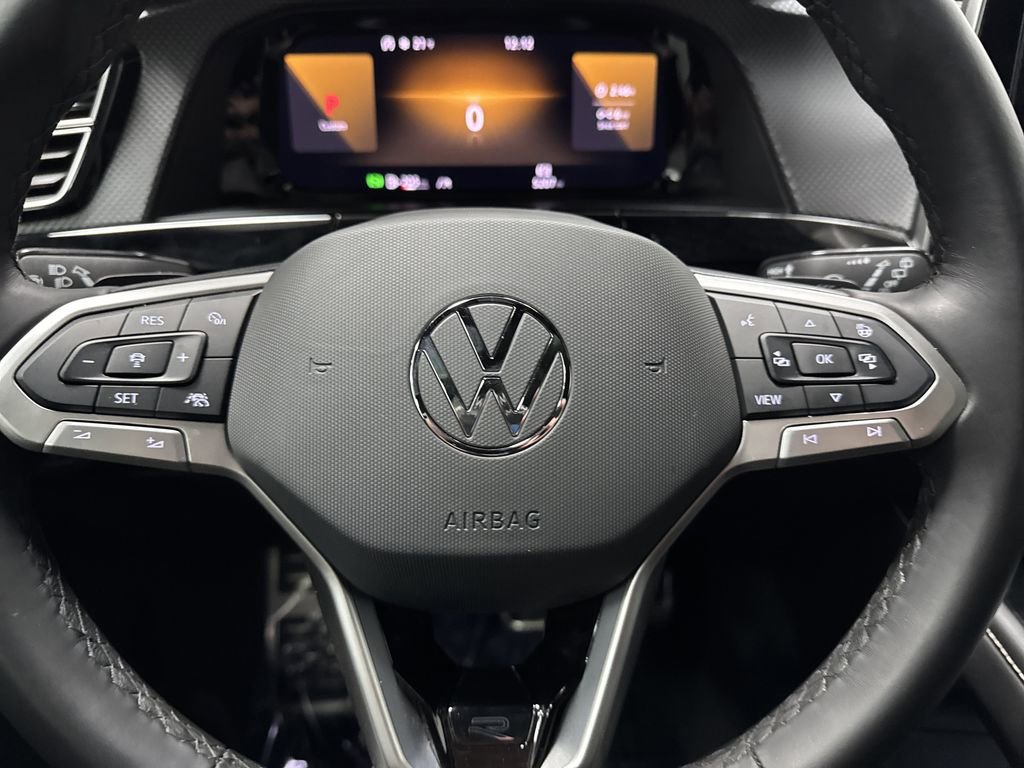 Used 2024 Volkswagen Atlas Cross Sport SEL R-Line image 17