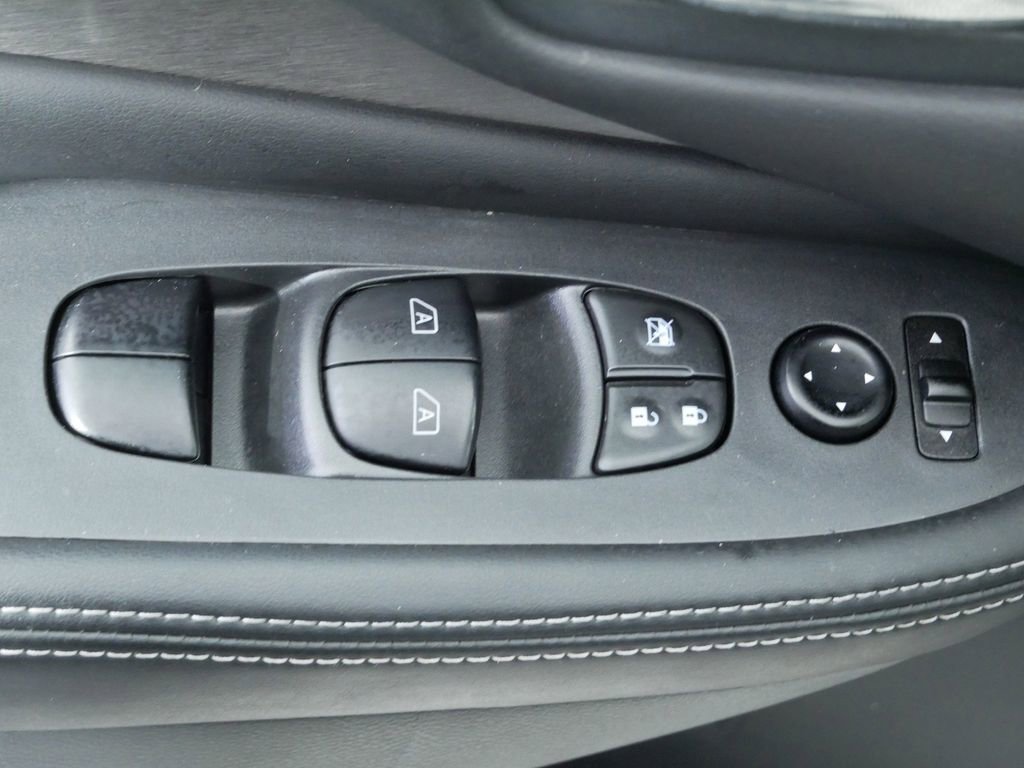 Used 2022 Nissan Murano S image 17