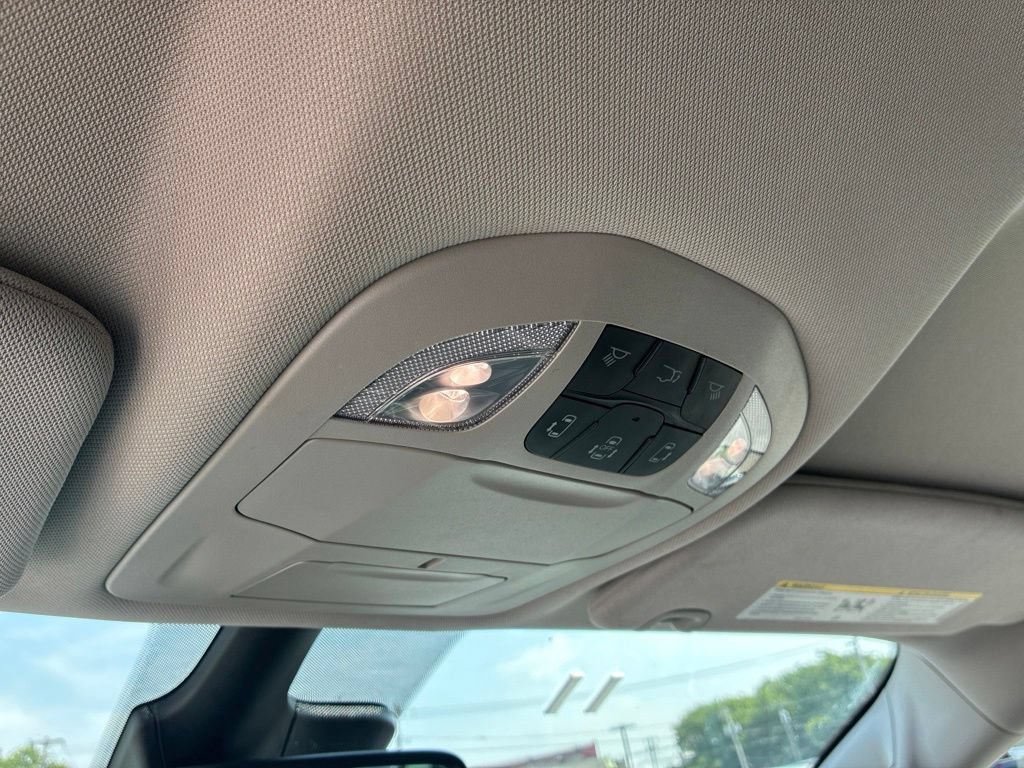 Used 2024 Chrysler Pacifica Touring-L FWD image 43