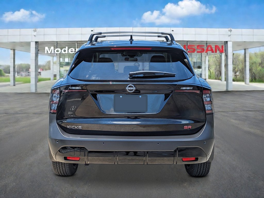 New 2026 Nissan Kicks SR w/ Cold Weather Package FWD image 4