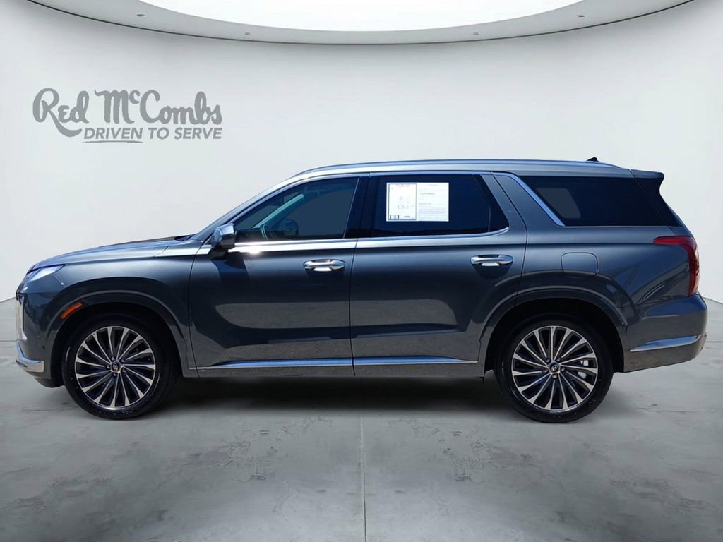 Used 2024 Hyundai Palisade Calligraphy FWD image 2