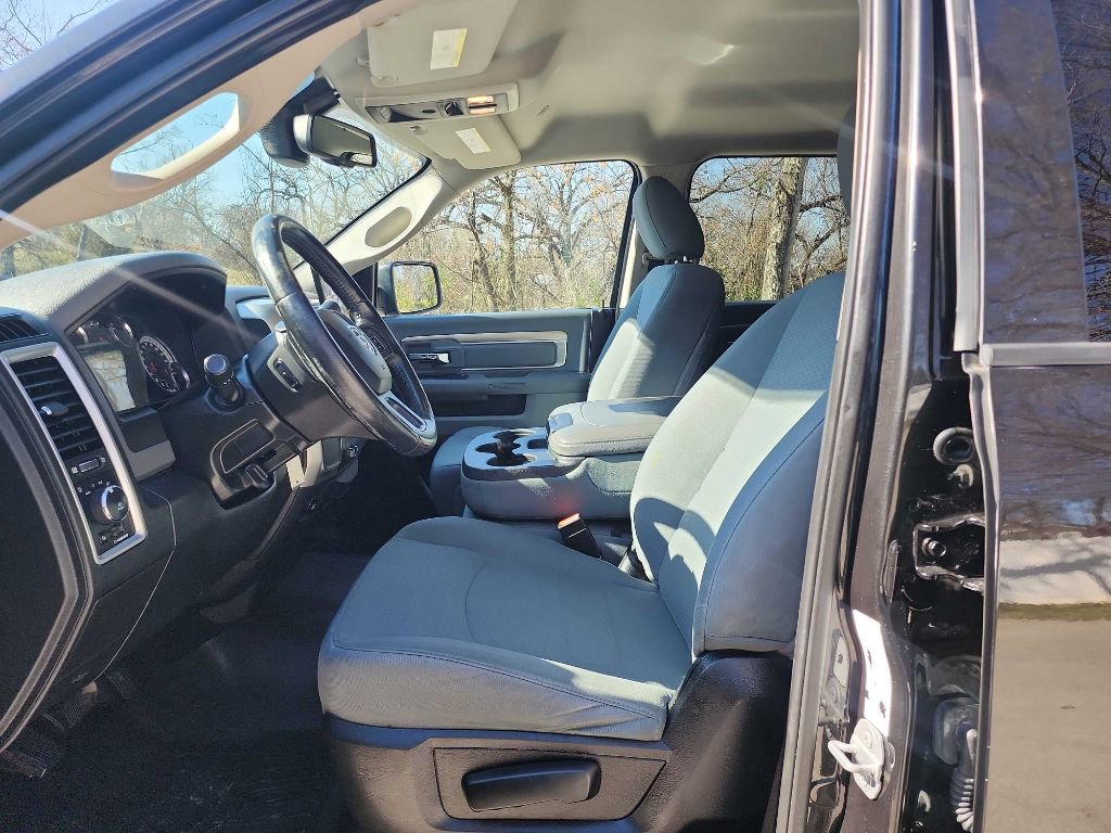 Used 2018 RAM 2500 SLT w/ Luxury Group image 18
