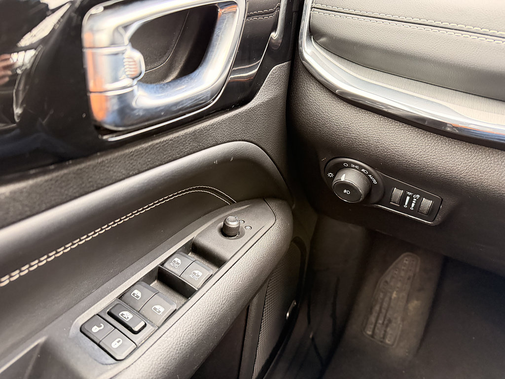 Used 2022 Jeep Compass High Altitude AWD/4WD image 21
