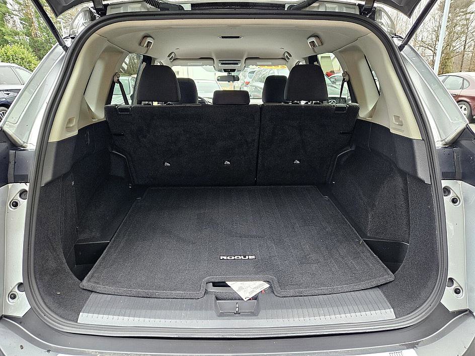 Used 2022 Nissan Rogue SV image 14