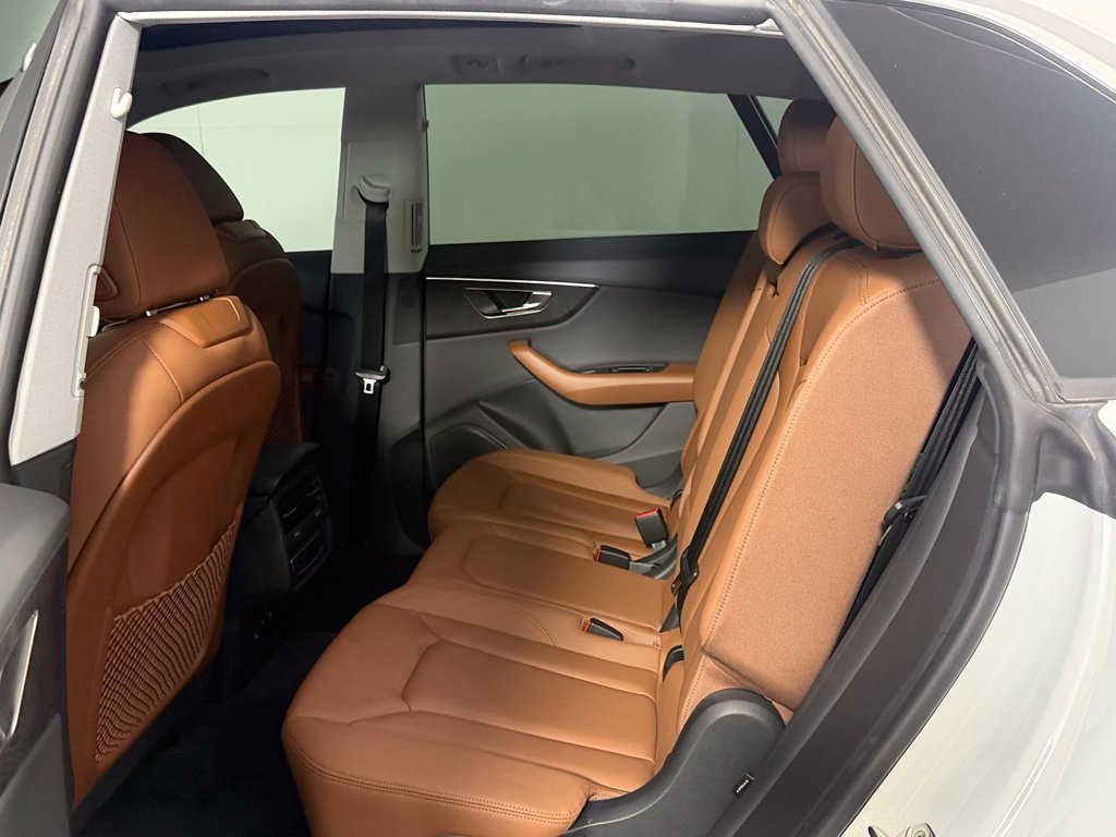 Used 2023 Audi Q8 Premium w/ Convenience Package AWD/4WD image 21