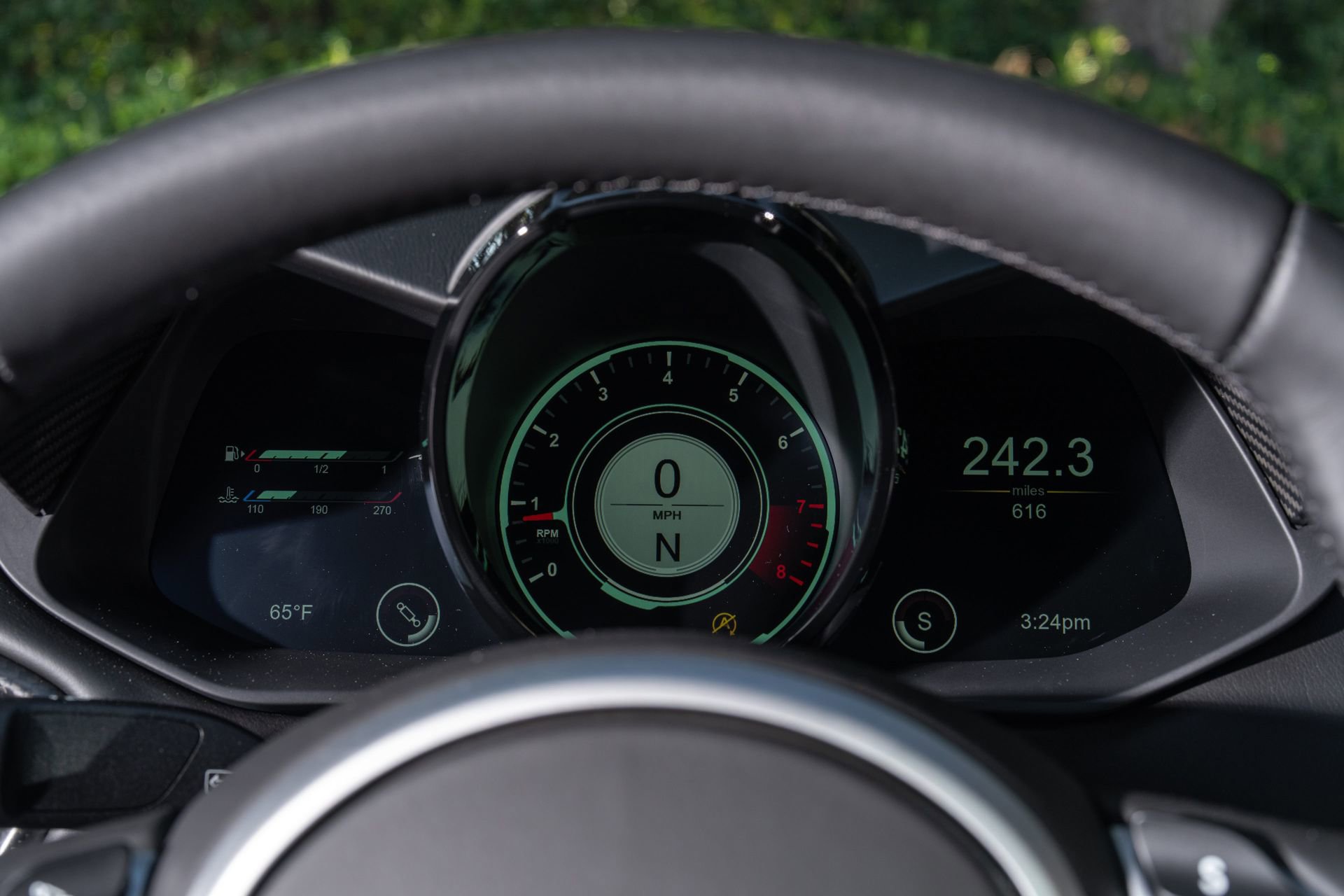 Used 2021 Aston Martin V8 Vantage Coupe RWD image 13