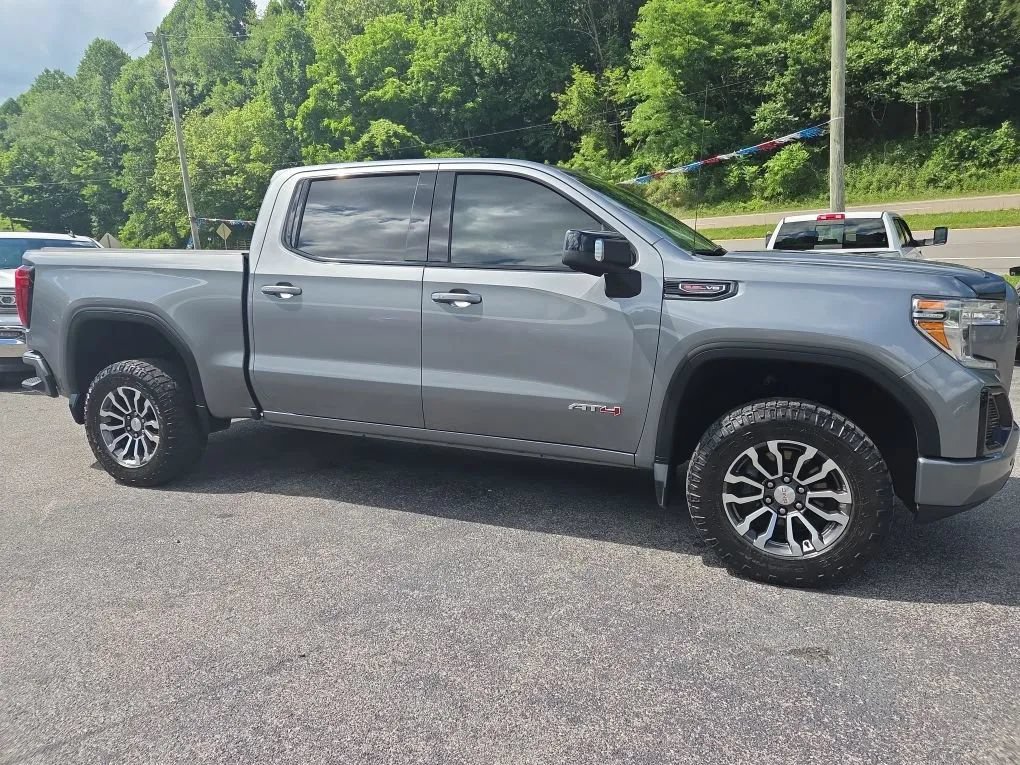 Used 2021 GMC Sierra 1500 AT4 w/ Driver Alert Package II AWD/4WD image 4