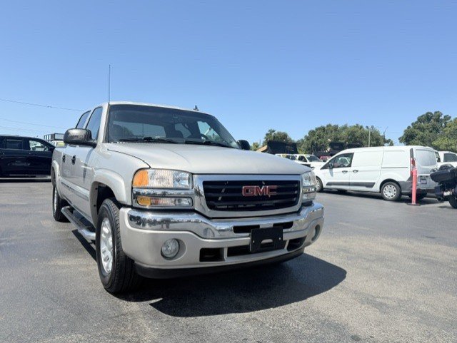 Used 2006 GMC Sierra 1500 SLT w/ Onstar Plus Package AWD/4WD image 4