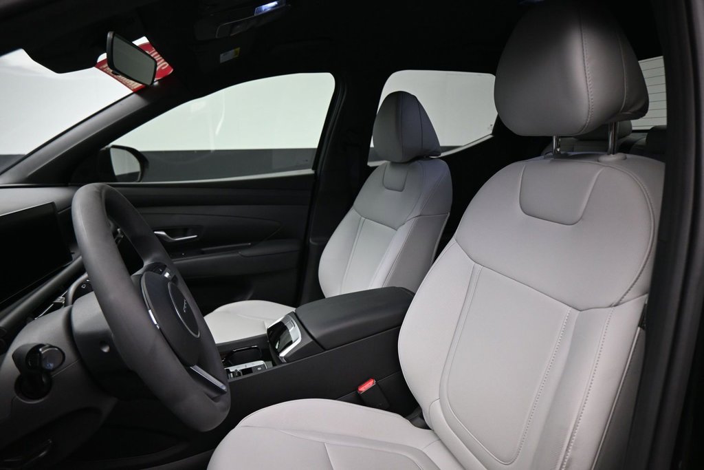 Used 2025 Hyundai Santa Cruz SEL FWD image 11