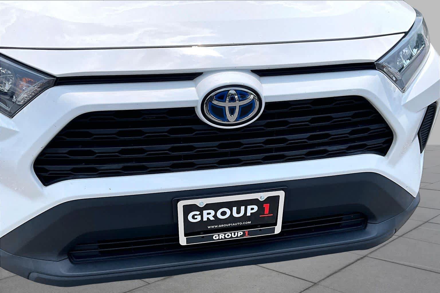 Used 2022 Toyota RAV4 LE AWD/4WD image 29