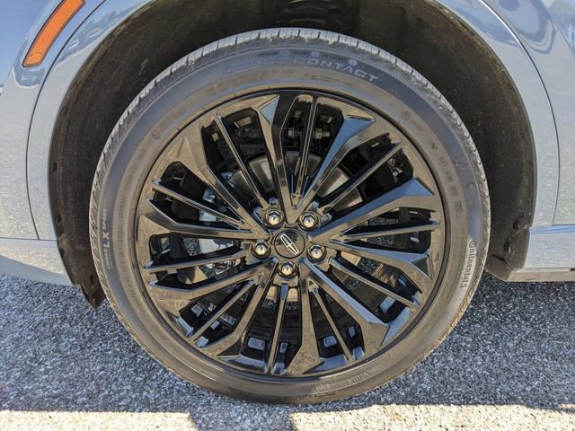 Used 2025 Lincoln Corsair Reserve w/ Equipment Group 202A image 9