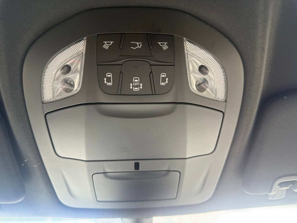 New 2027 Chrysler Pacifica Select FWD image 26