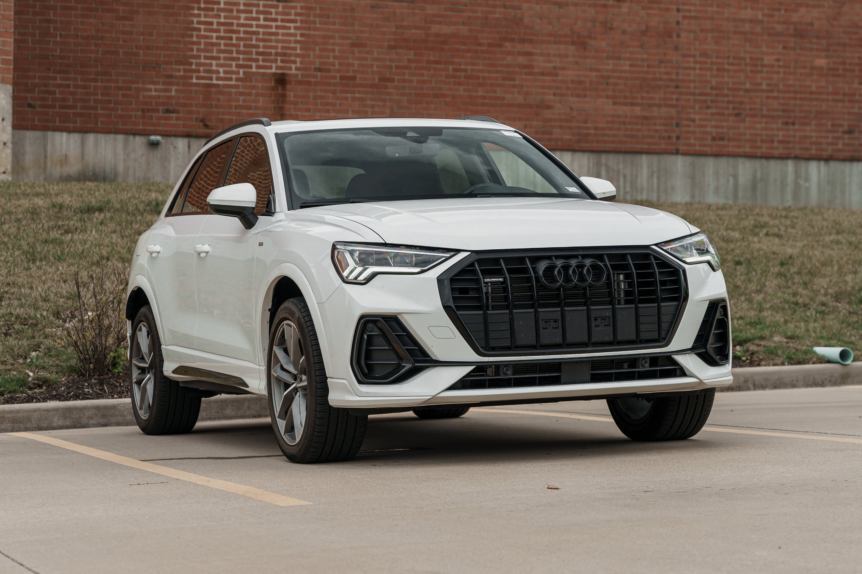 Certified 2025 Audi Q3 2.0T Premium w/ Convenience Package