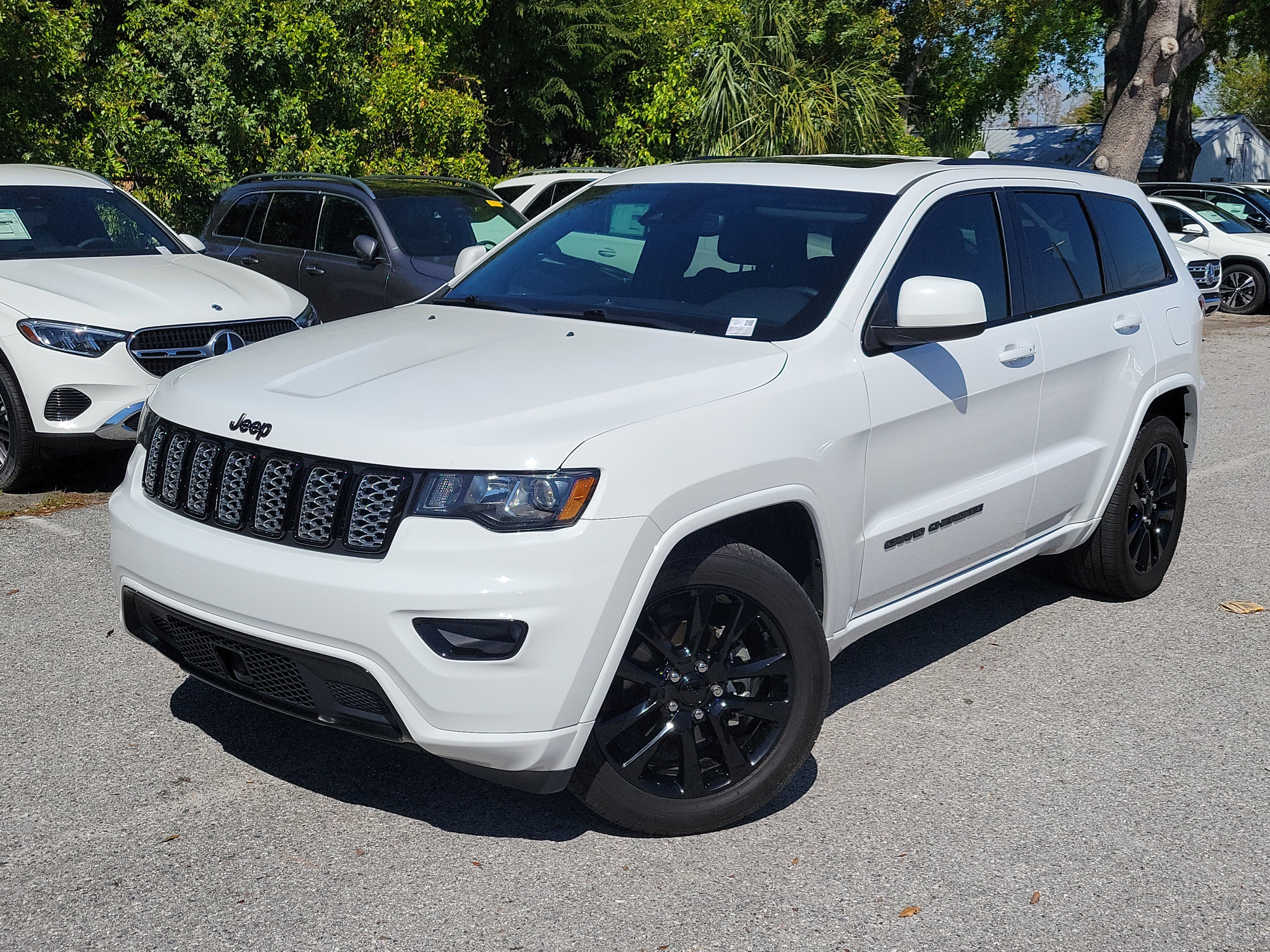 Used 2020 Jeep Grand Cherokee Altitude