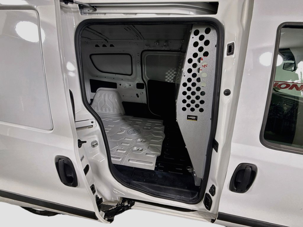 Used 2022 RAM ProMaster City Tradesman FWD image 27