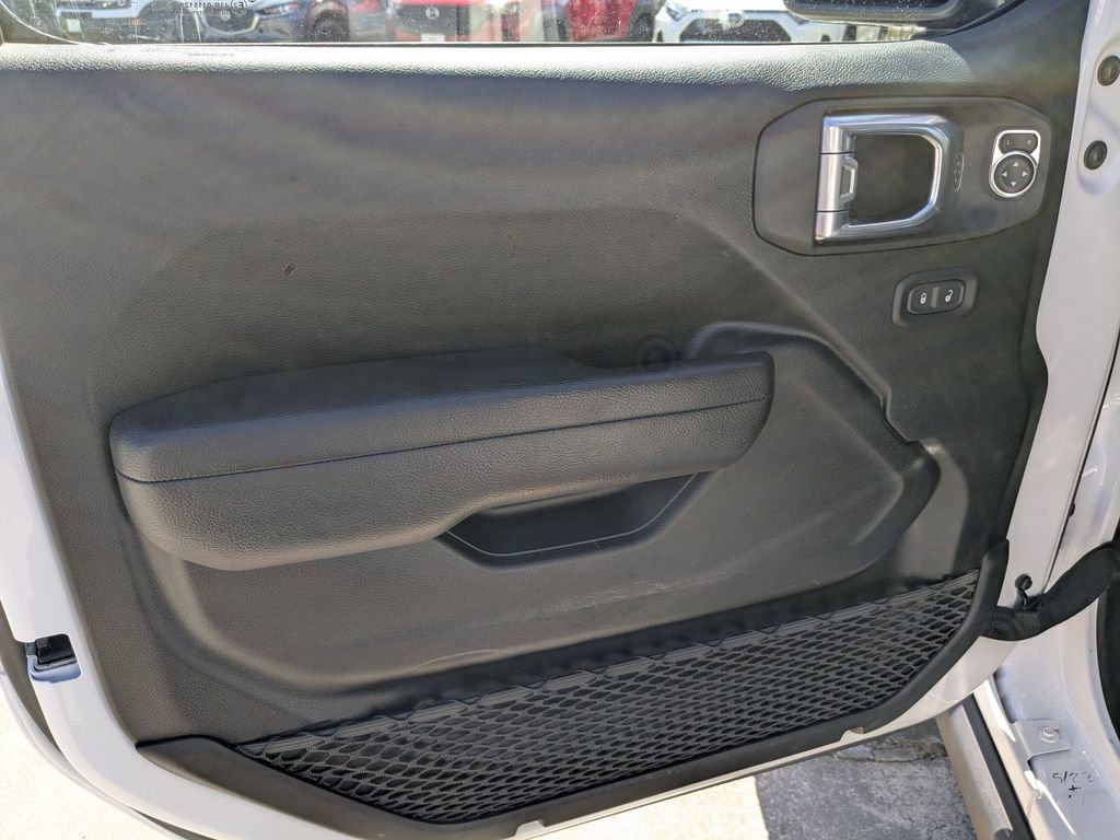 Used 2025 Jeep Wrangler Unlimited Rubicon image 11