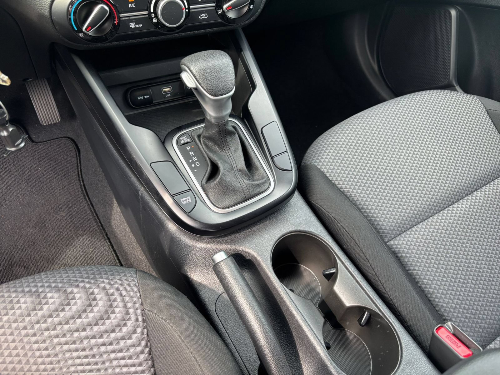 Used 2025 Kia Soul LX w/ LX Technology Package FWD image 38