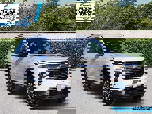 Used 2025 Chevrolet Traverse LT
