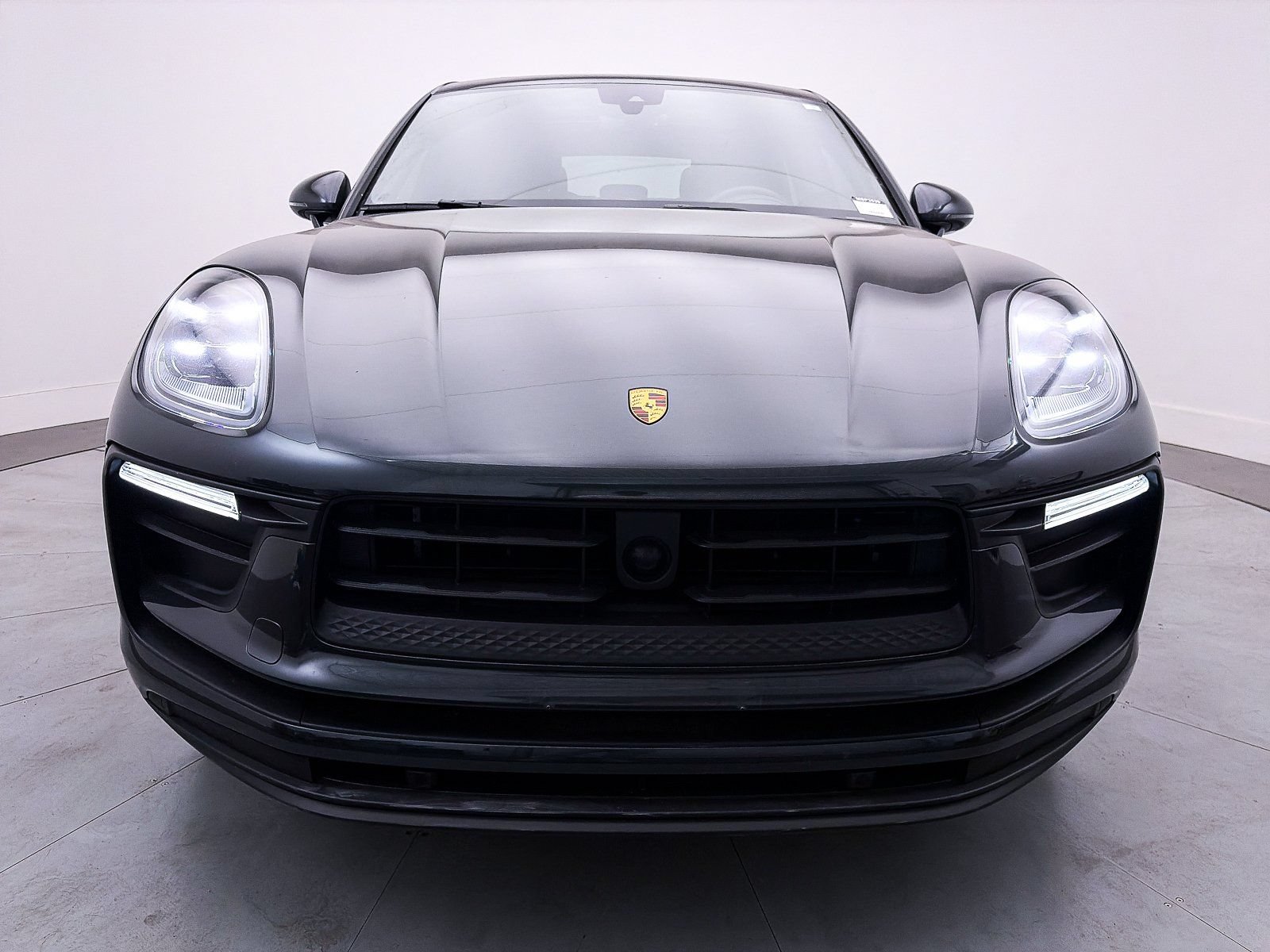 Used 2024 Porsche Macan AWD/4WD image 13