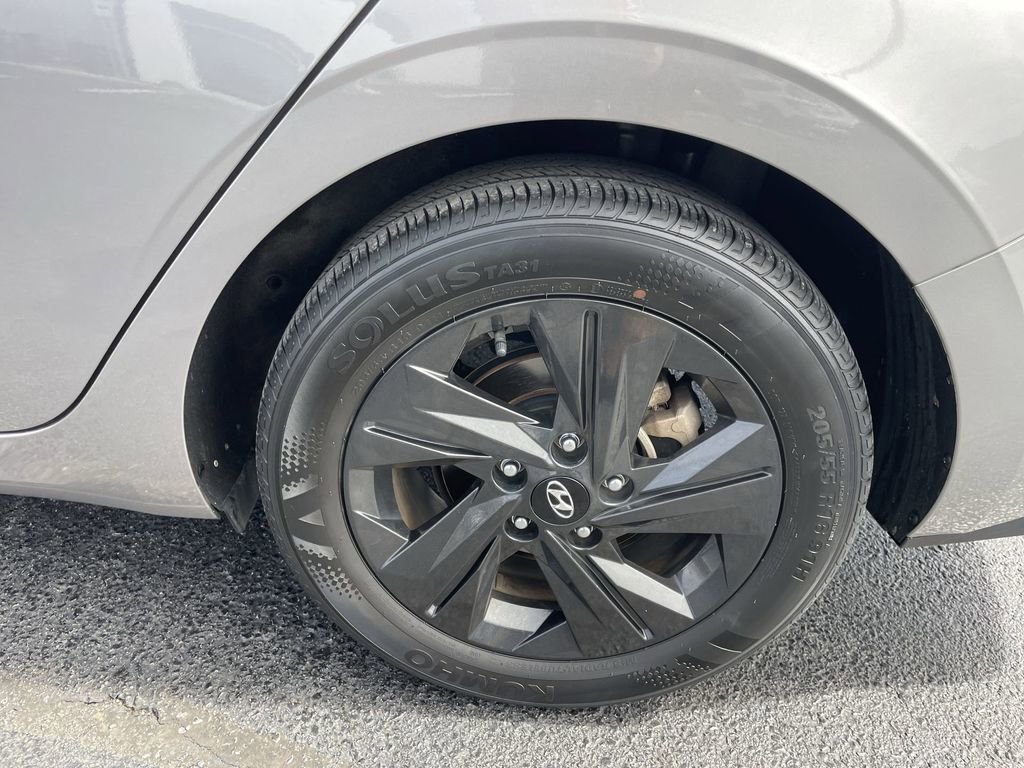 Used 2023 Hyundai Elantra SEL image 7
