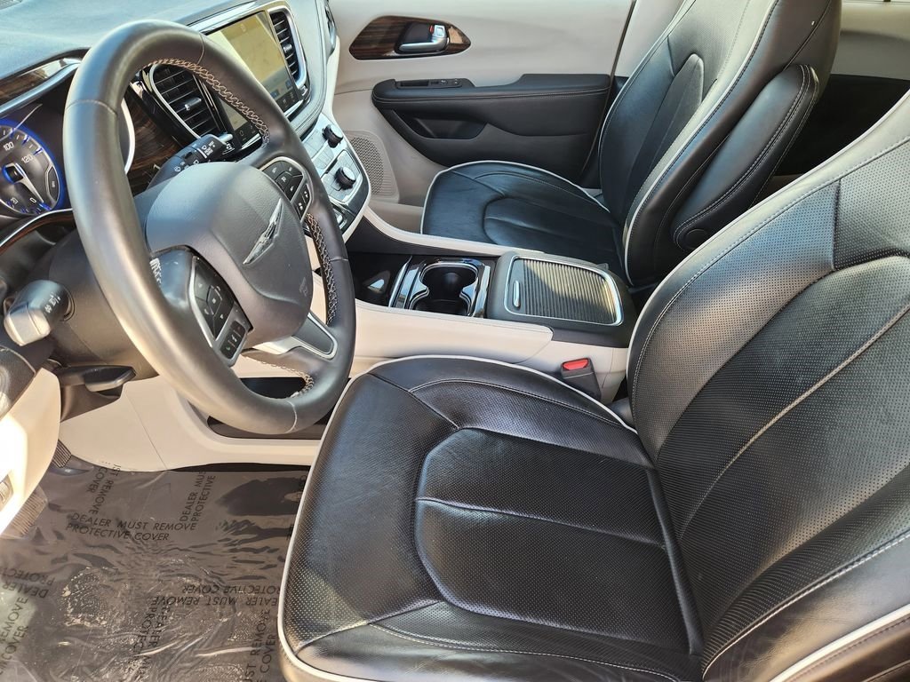 Used 2023 Chrysler Pacifica Limited image 13