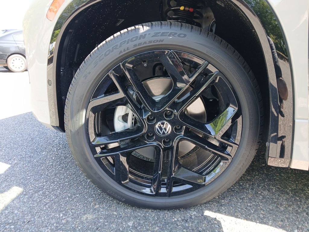 New 2026 Volkswagen Tiguan SE R-Line image 26