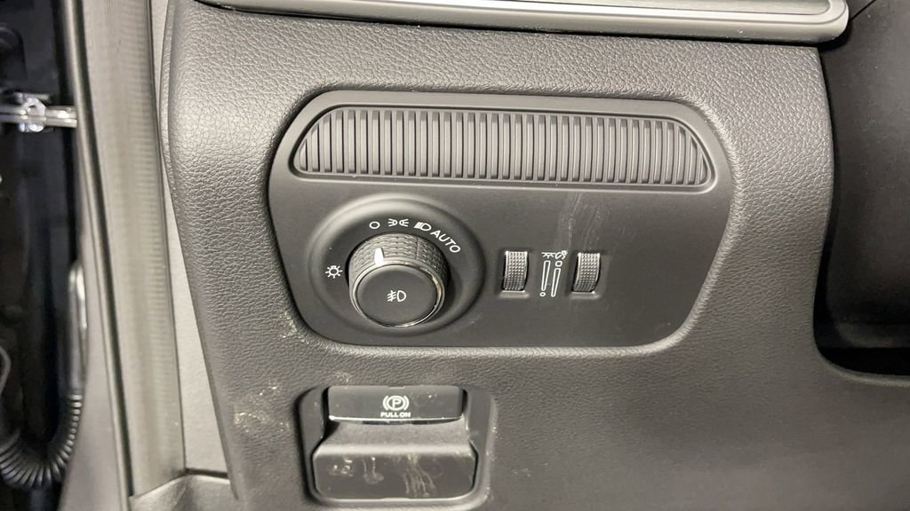 New 2025 Jeep Wagoneer L Series II image 28