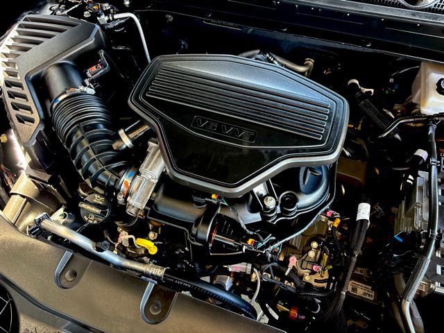 Certified 2025 Chevrolet Blazer RS FWD image 30