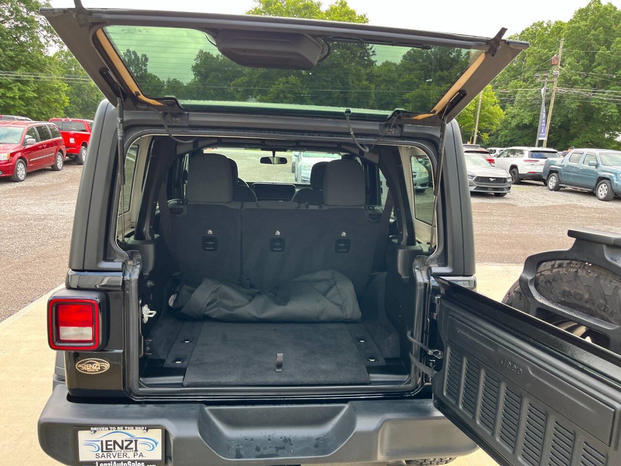 Used 2024 Jeep Wrangler Unlimited Sport AWD/4WD image 18