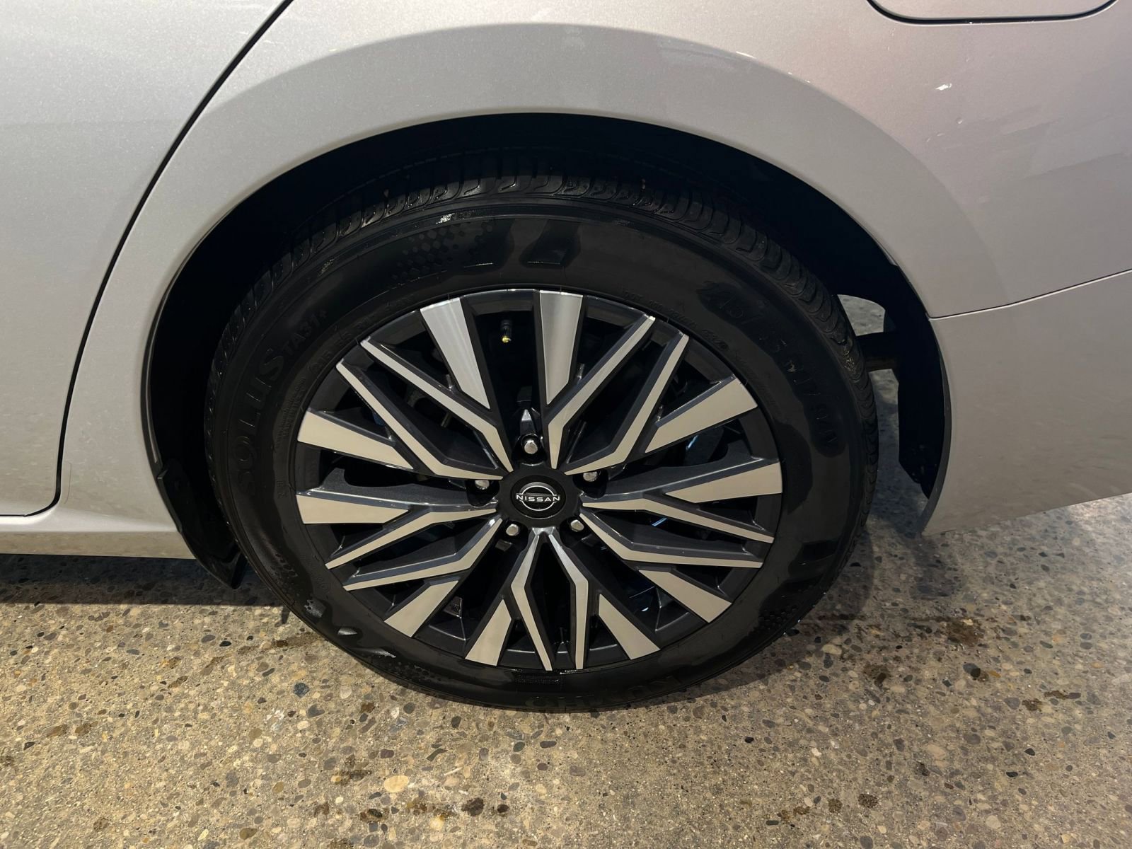 Used 2025 Nissan Altima 2.5 SV image 30