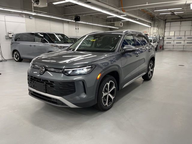 New 2025 Volkswagen Tiguan SE